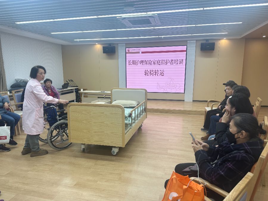 长护险一线观察：城乡一体、专业照护如何实